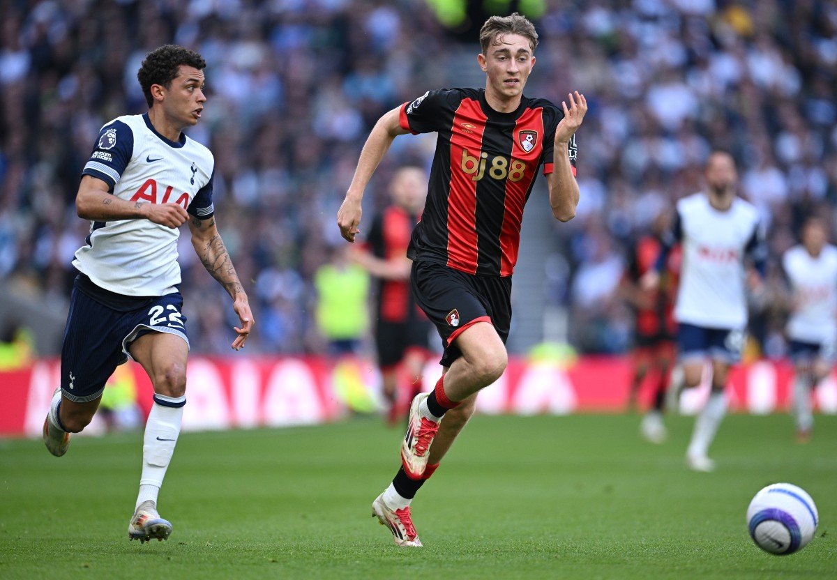 Dean Huijsen en action pour Bournemouth contre Tottenham