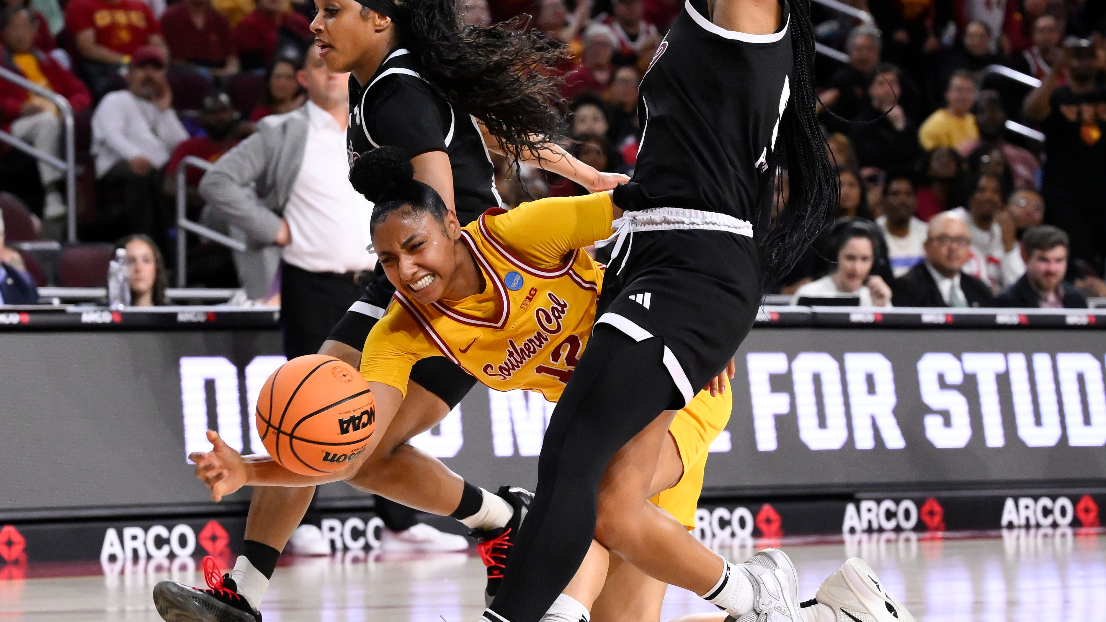 JuJu Watkins blessée lors du match NCAA