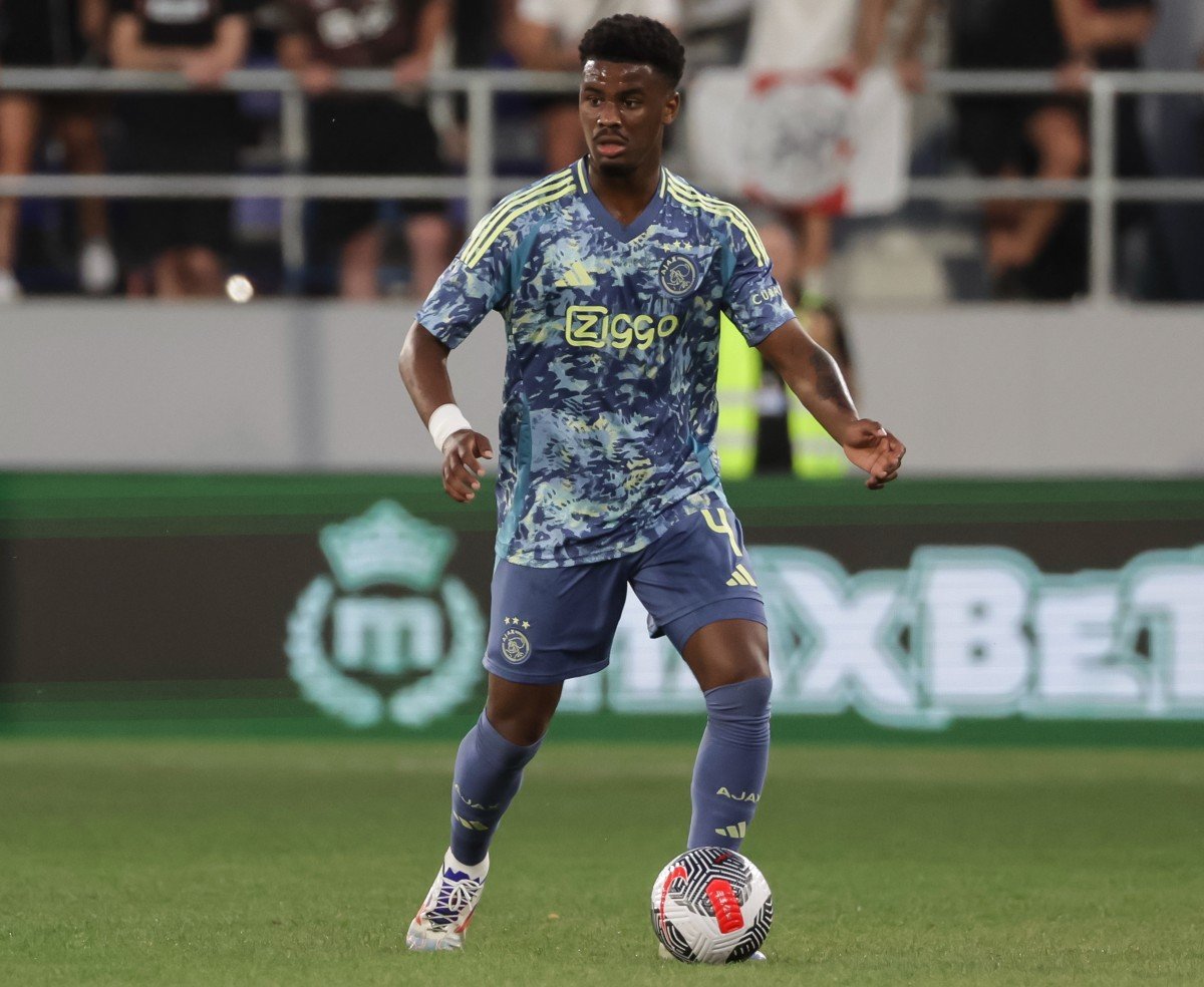 Jorrel Hato en action avec Ajax