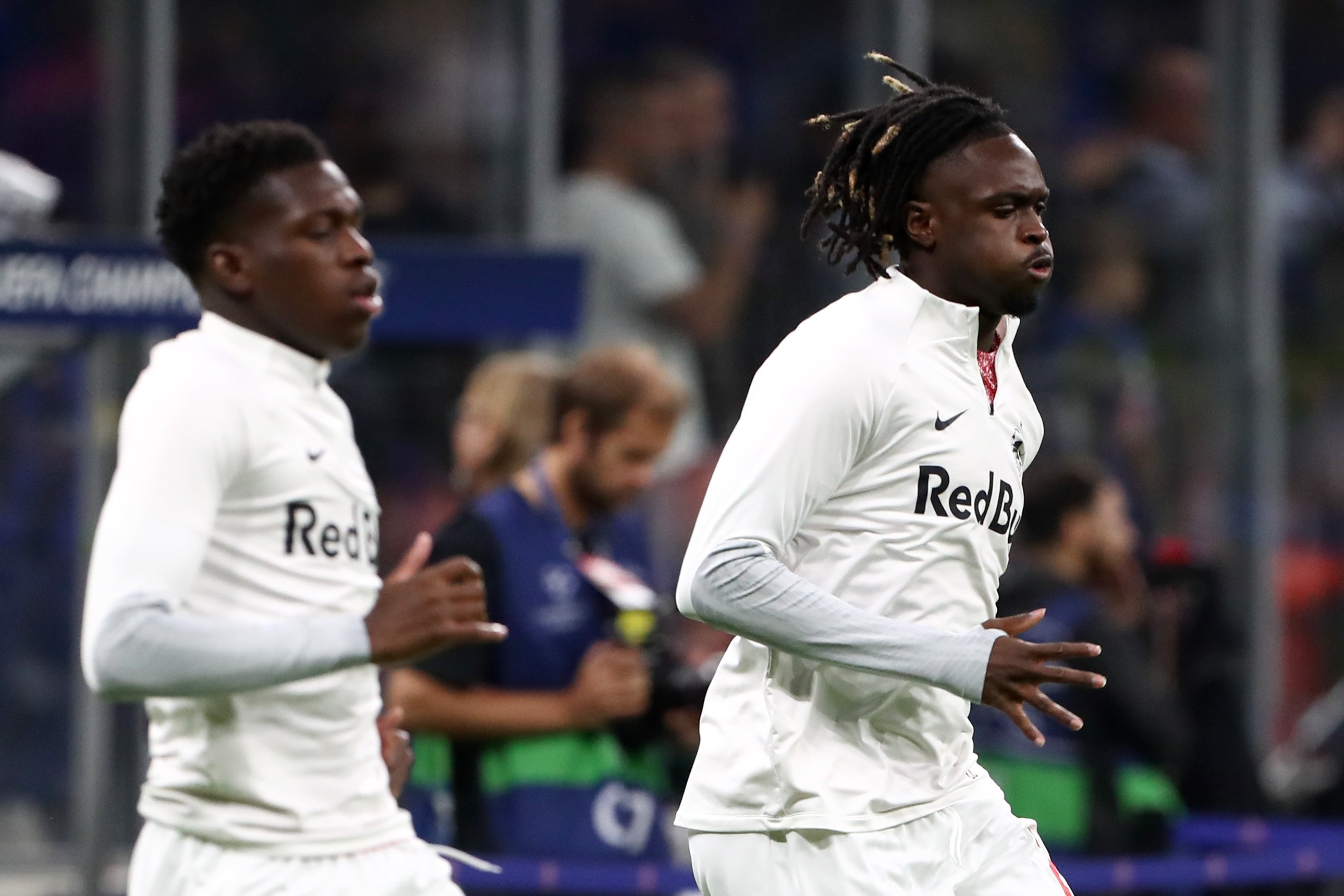 Oumar Solet lors d'un échauffement avec le Red Bull Salzburg