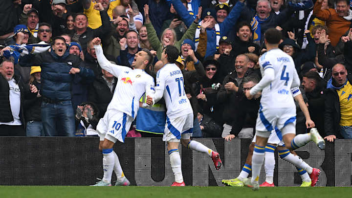 Joel Piroe inscrit quatre buts lors de la victoire de Leeds