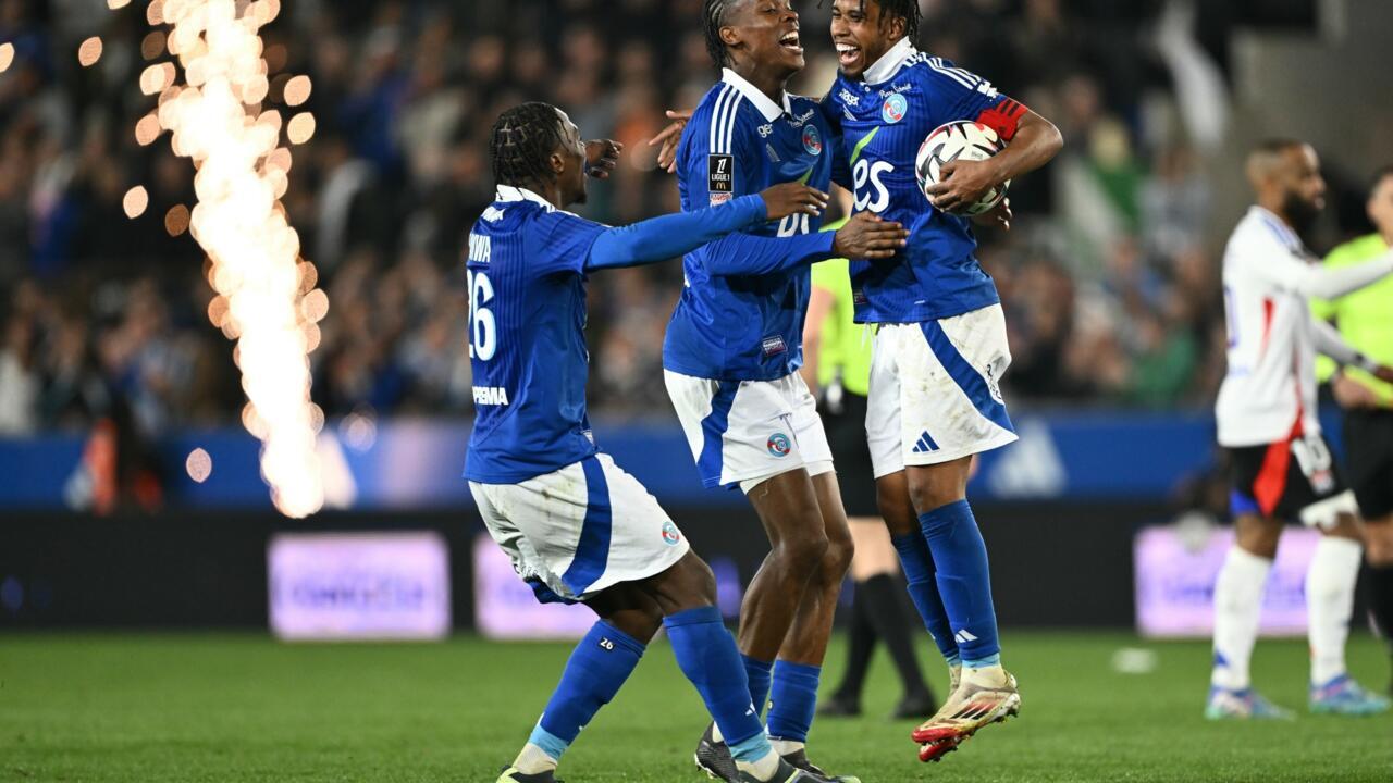 Le bonheur des Strasbourgeois vainqueurs de Lyon au stade de la Meinau, le 28 mars 2025