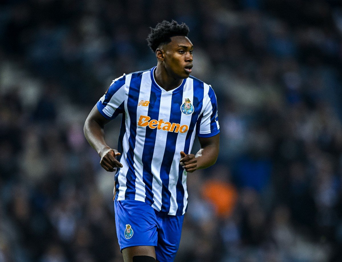 Samu Aghehowa en action avec Porto