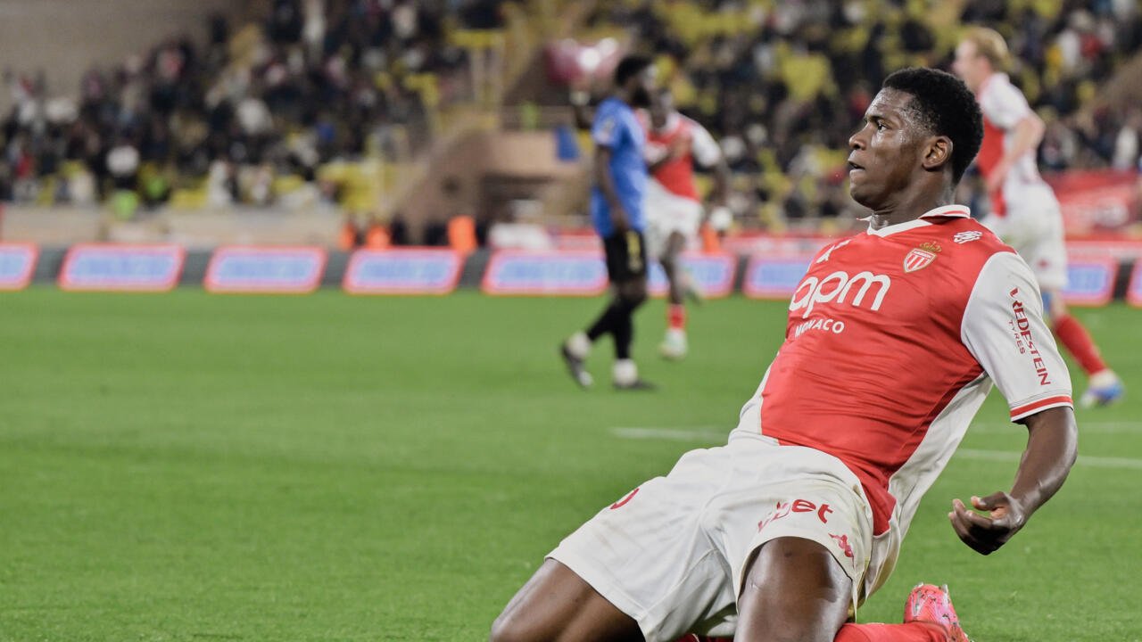 L'attaquant suisse de Monaco Breel Embolo célèbre son but lors de la victoire face à Nice (2-1), le 29 mars 2025 au Stade Louis II