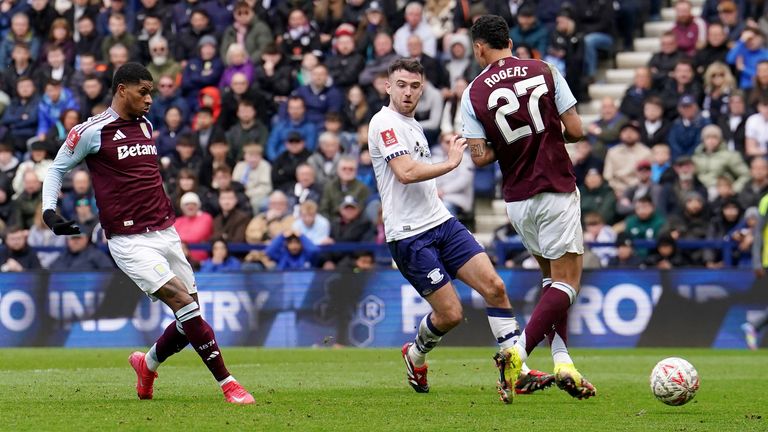Marcus Rashford donne l'avantage à Aston Villa en deuxième moitié de match