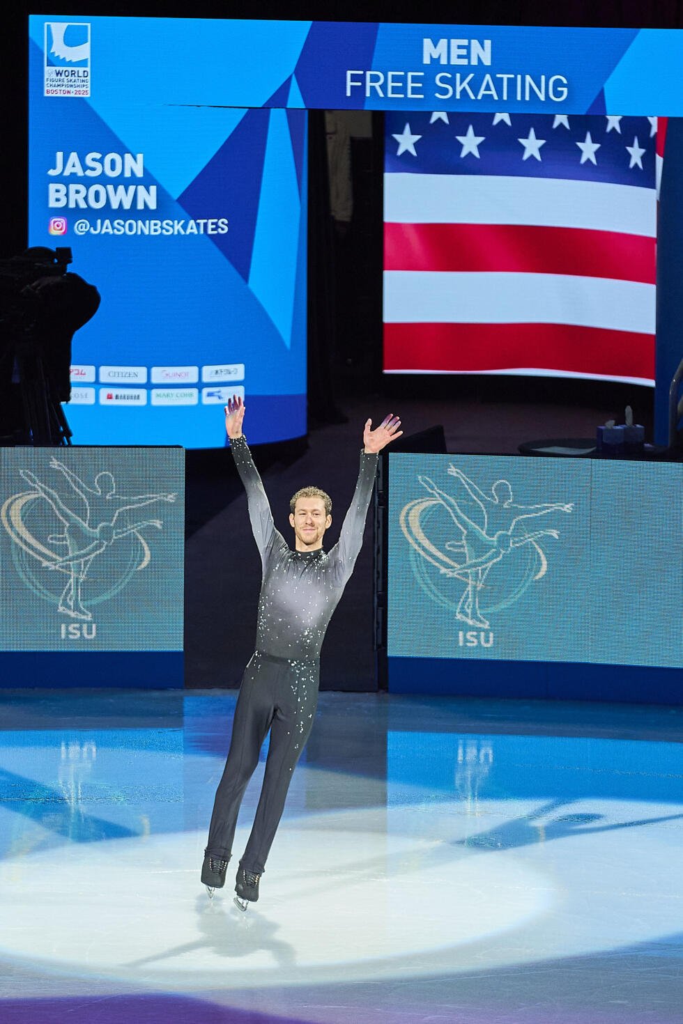 L'Américain Jason Brown en entrée personnalisée lors des Mondiaux de patinage artistique à Boston
