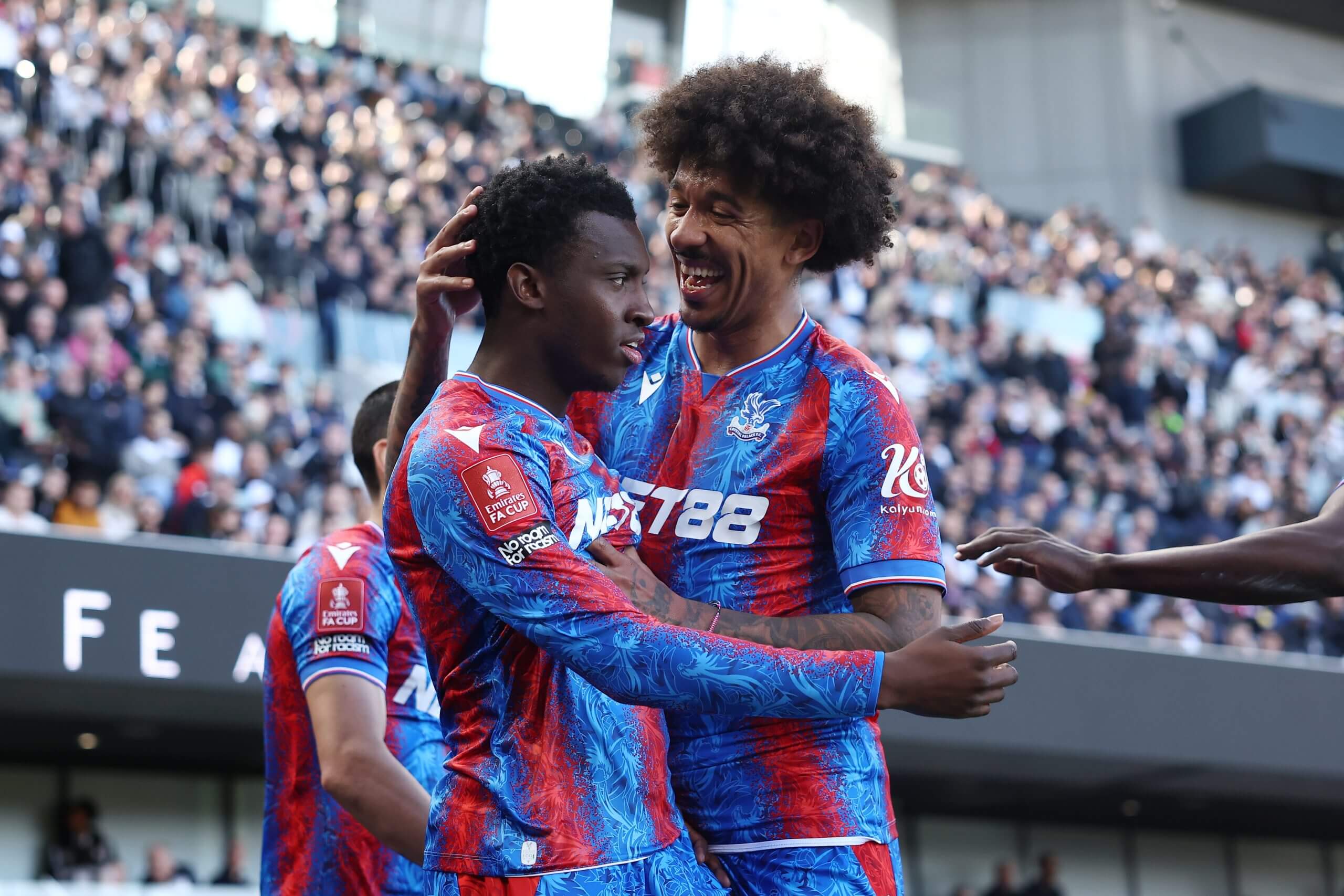 Fans à San Siro avant le derby