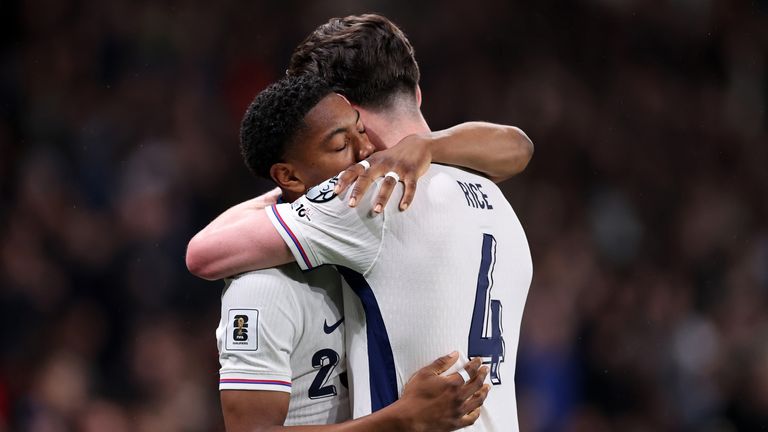Declan Rice et Myles Lewis-Skelly lors d'un entraînement à Wembley