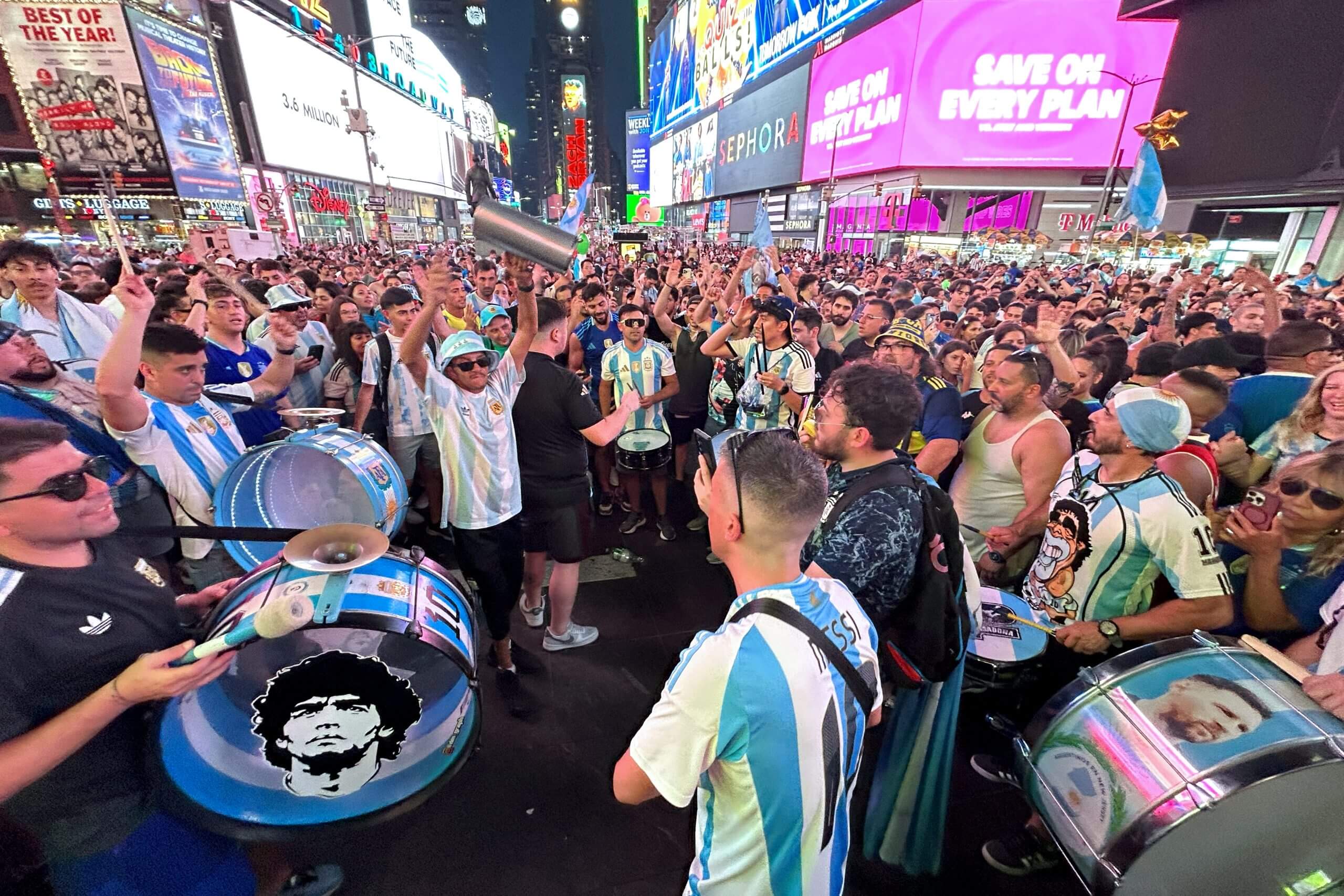 Supporters argentins à Times Square, New York City