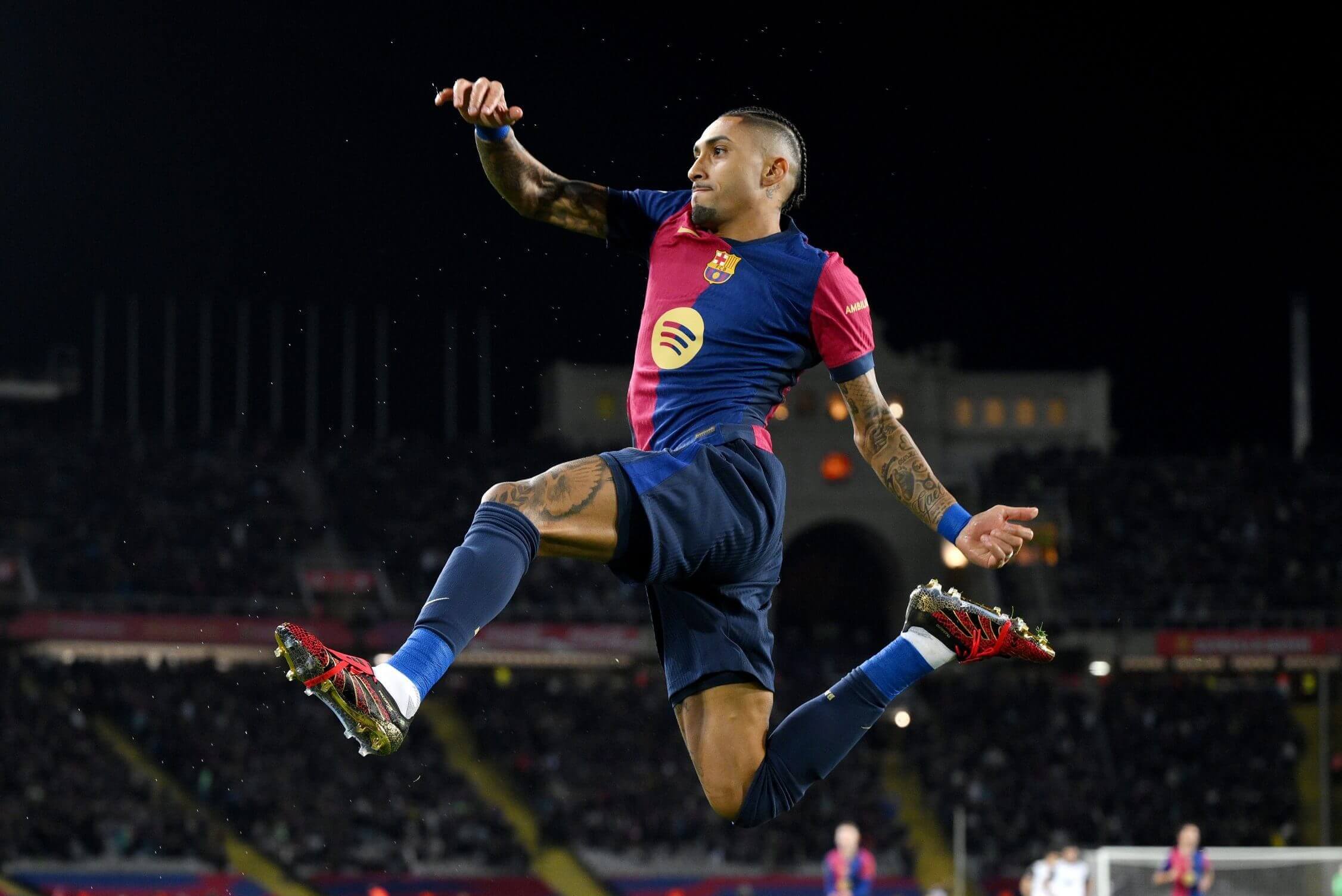 Raphinha célébrant un but