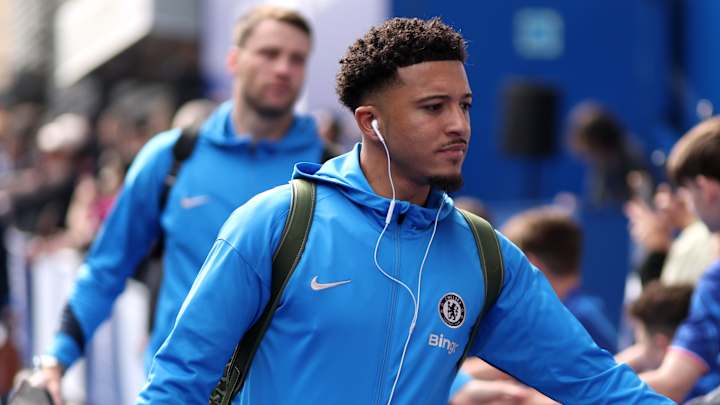 Jadon Sancho pourrait rejoindre Chelsea de manière permanente mais partir immédiatement