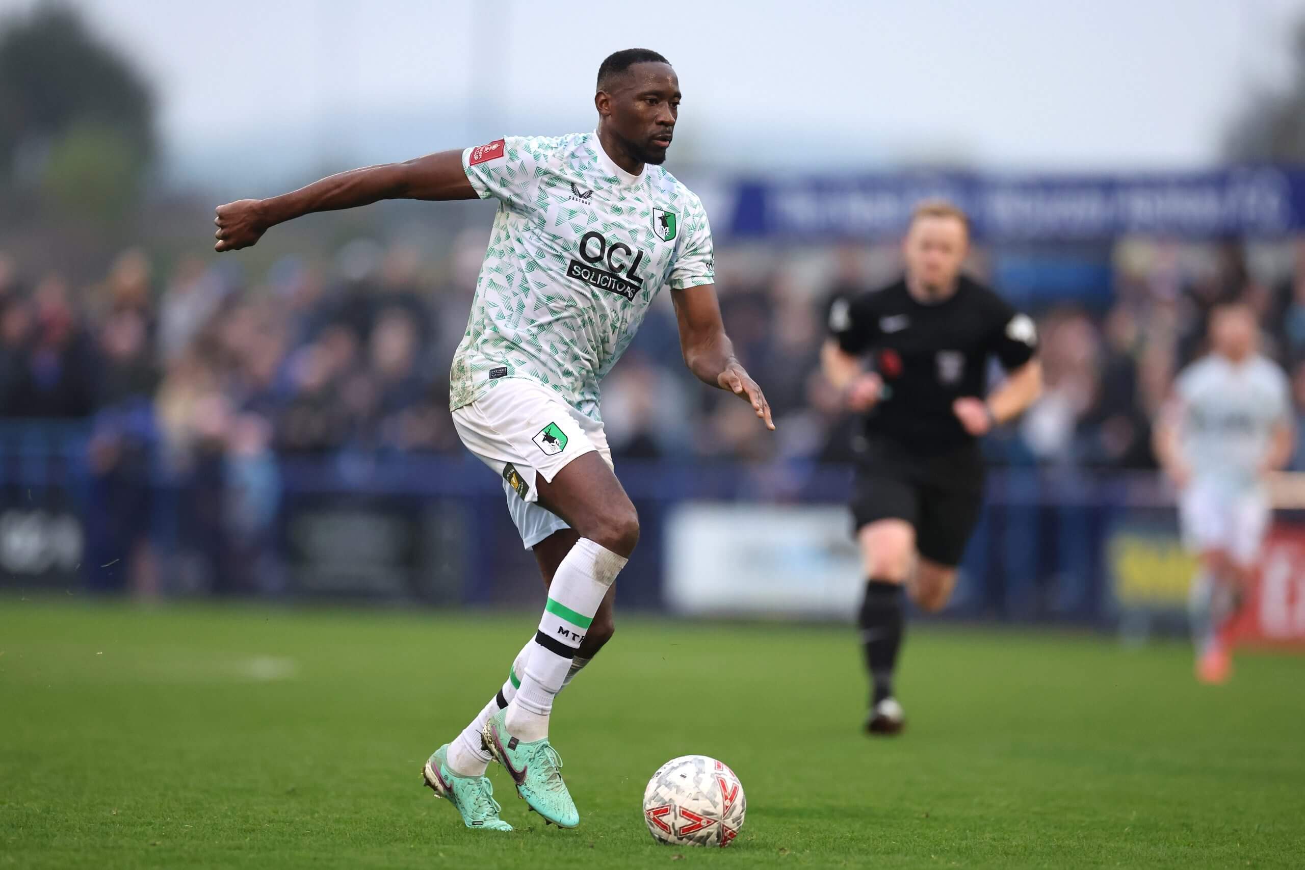 Lucas Akins en action sur le terrain
