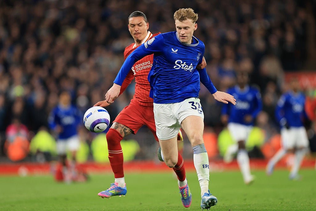 Jarrad Branthwaite repoussant une attaque de Liverpool