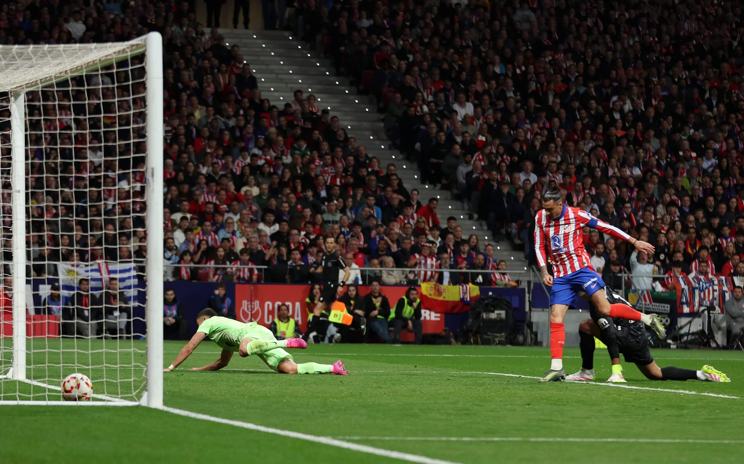 Ferran Torres célébrant son but contre l'Atlético Madrid