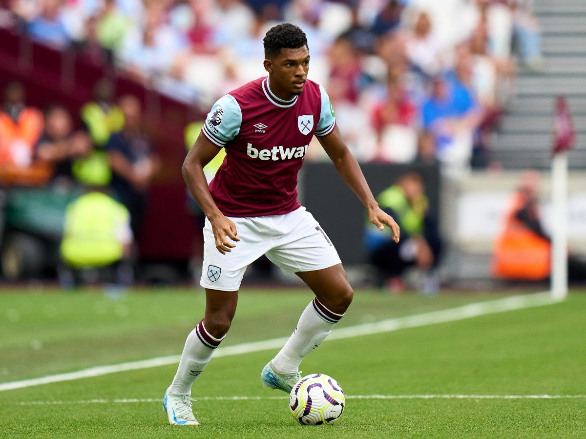 Luis Guilherme en action avec West Ham