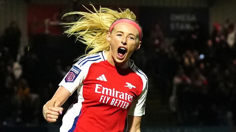 Chloe Kelly célèbre un but avec Arsenal