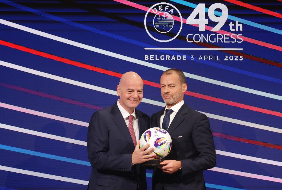Le président de la FIFA, Gianni Infantino, et le président de l’UEFA, Aleksander Ceferin, lors du 49e Congrès de l’UEFA à Belgrade