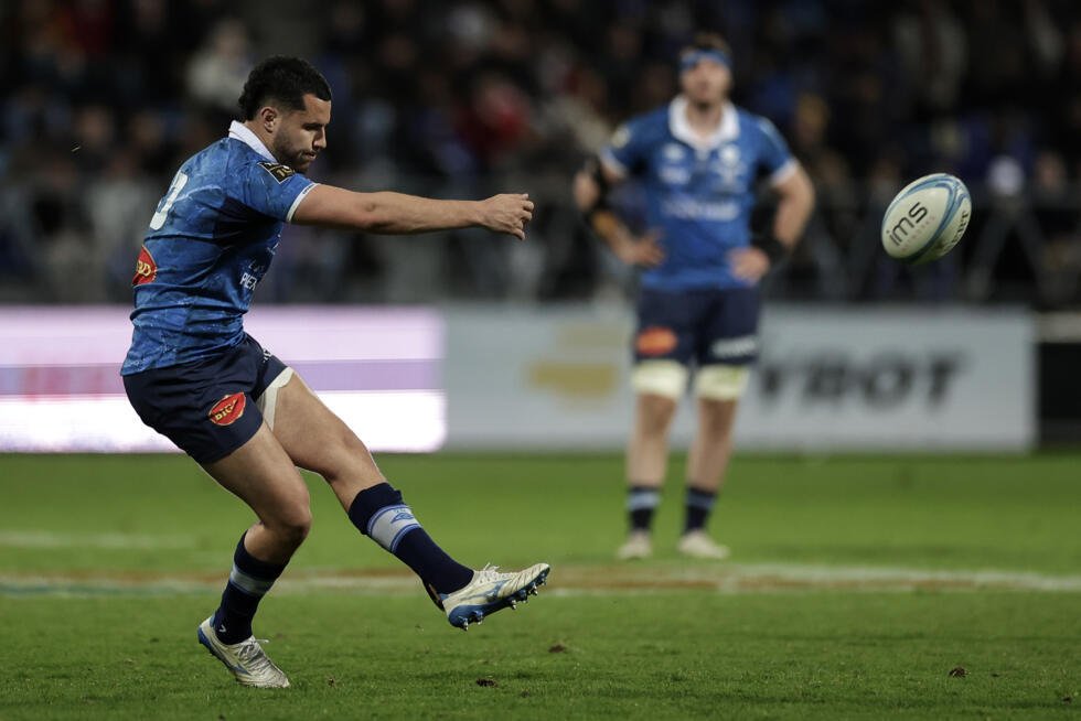 L'ouvreur du Castres olympique Louis Le Brun lors de la réception de Toulon en Top 14, le 29 mars 2025