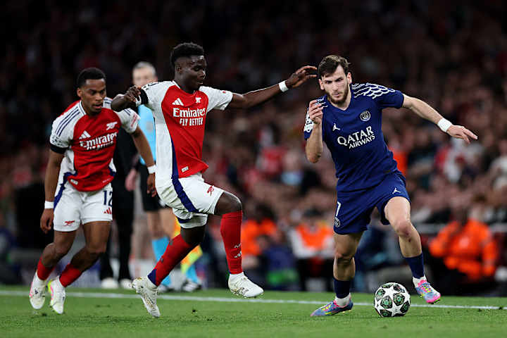 Khvicha Kvaratskhelia, Bukayo Saka