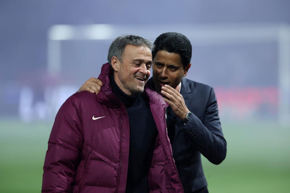 Luis Enrique et Nasser al-Khelaifi au Parc des Princes après un match de Ligue 1