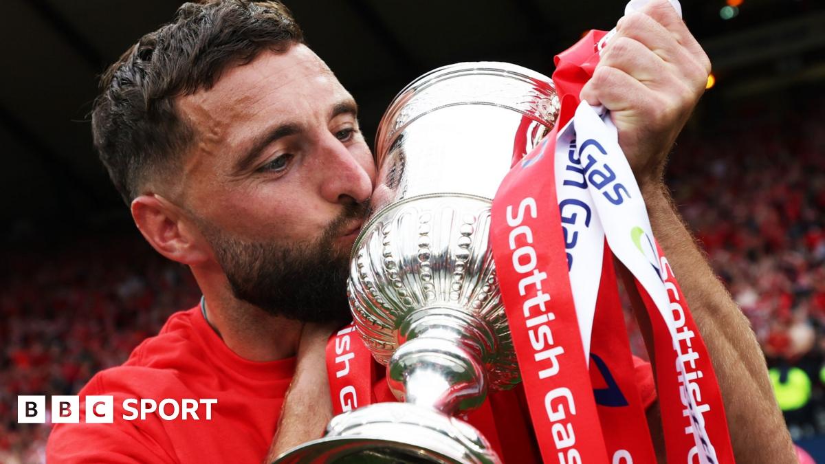Aberdeen remporte la Coupe d-Écosse - Graeme Shinnie heureux