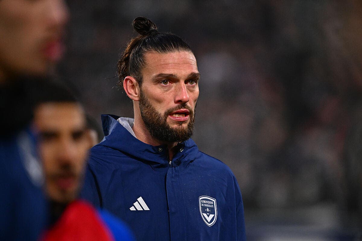 Andy Carroll à Bordeaux - salaire faible et escapades à Ibiza