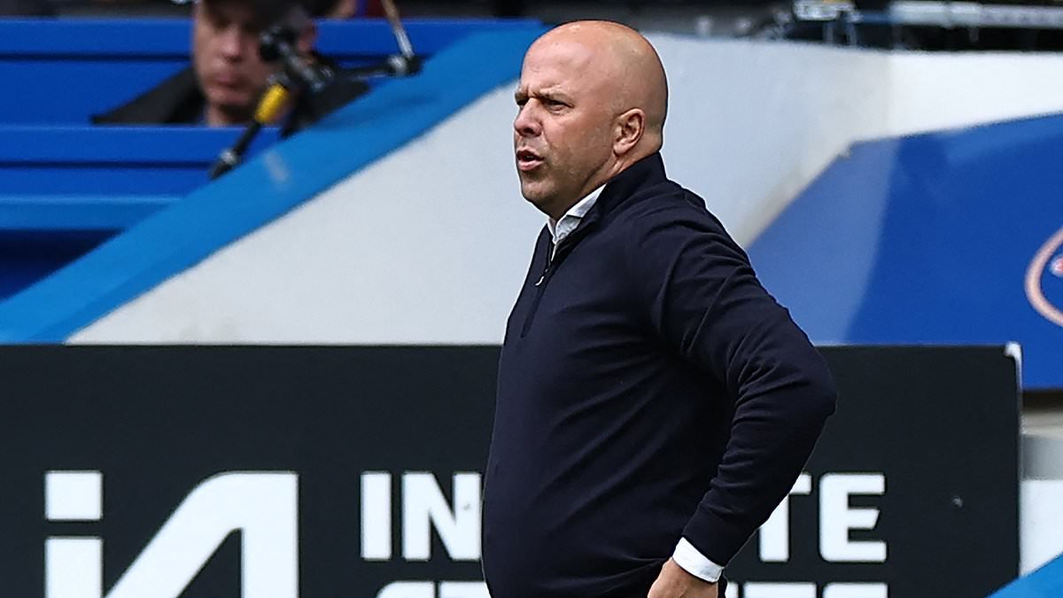 Arne Slot défend sa sélection malgré la défaite face à Chelsea