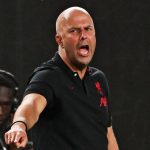 Arne Slot dénonce le temps perdu en Premier League