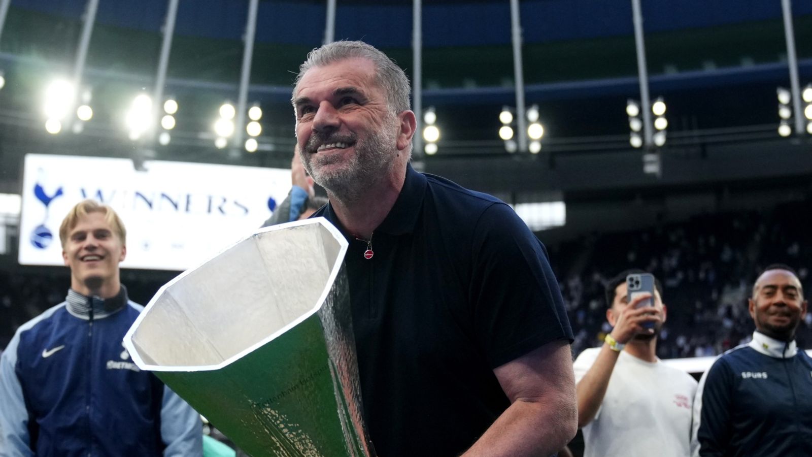 Avenir incertain pour Postecoglou après la victoire en Europa League