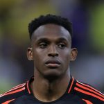 Barcelona s-intéresse au défenseur Jhon Lucumi de Bologna