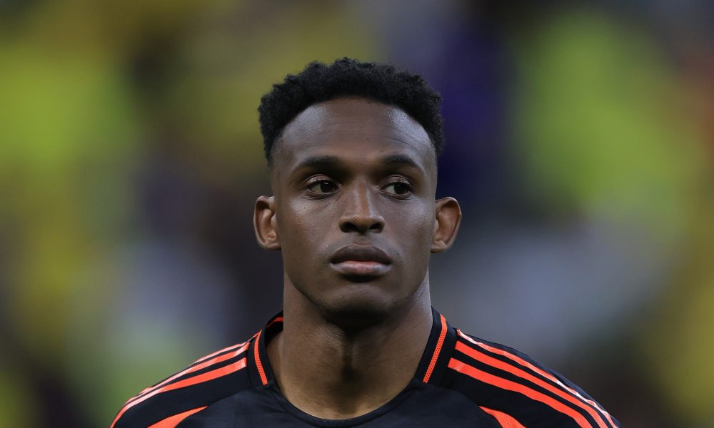 Barcelona s-intéresse au défenseur Jhon Lucumi de Bologna