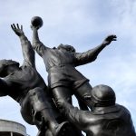 Bernard Tapie - une statue à l-honneur au stade Vélodrome
