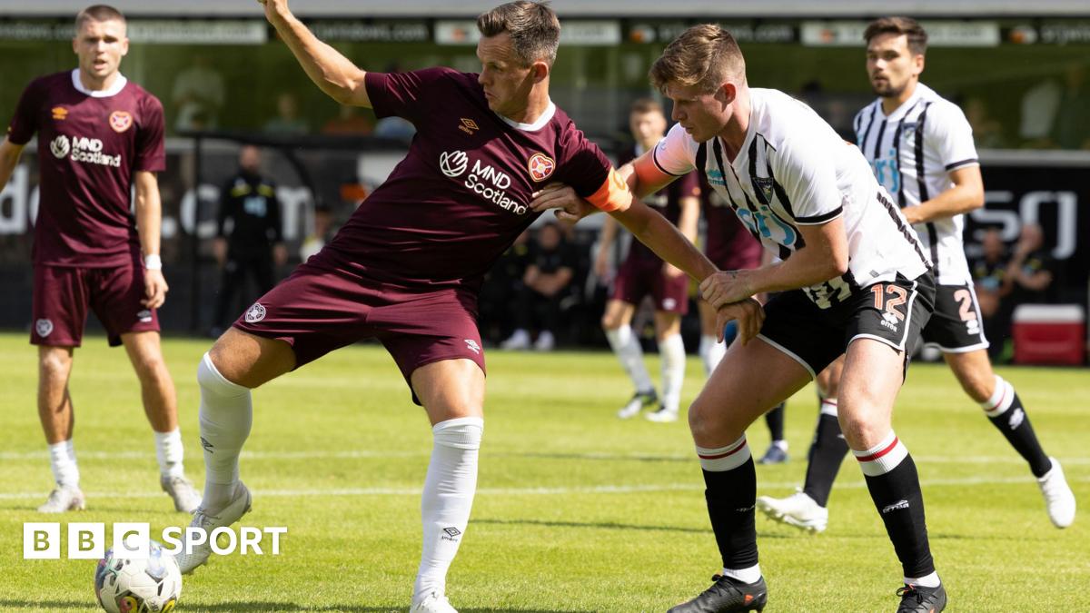 Coup d-envoi de la League Cup 2025-26 en Écosse - Hearts face à Dunfermline