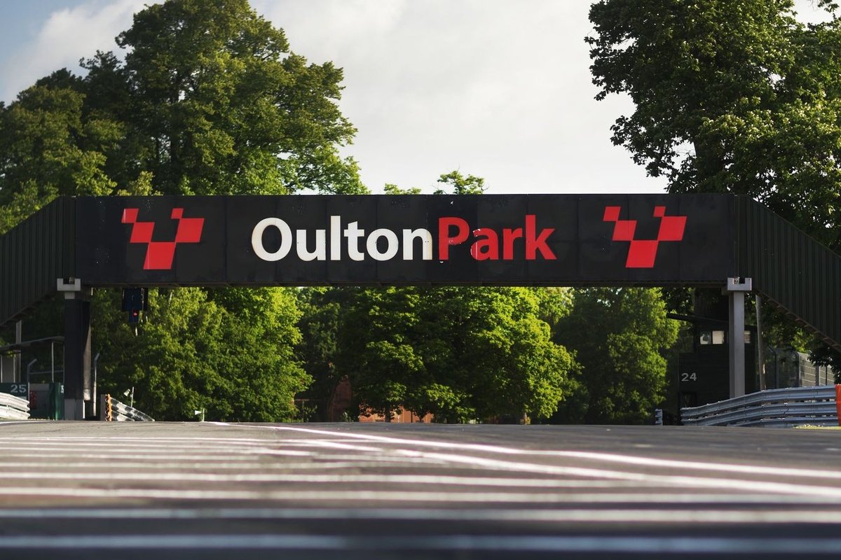 Crash mortel à Oulton Park - deux pilotes de British Supersport décédés