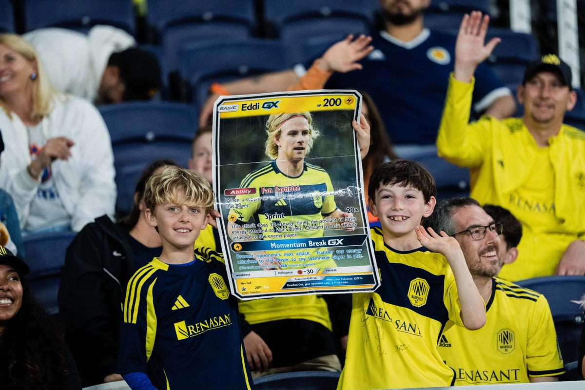 Eddi Tagseth et un jeune fan de Pokémon - une amitié unique