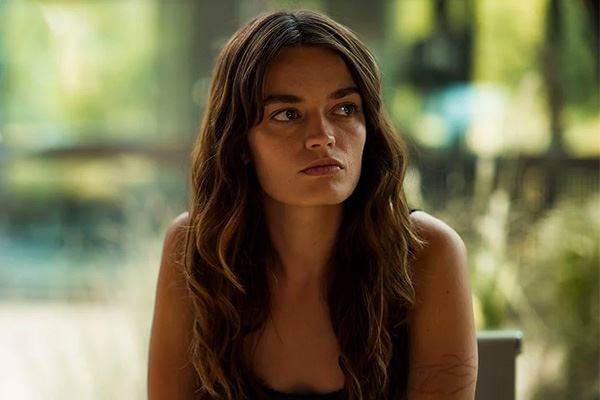 Emma Mackey - une actrice qui bouscule les stéréotypes féminins