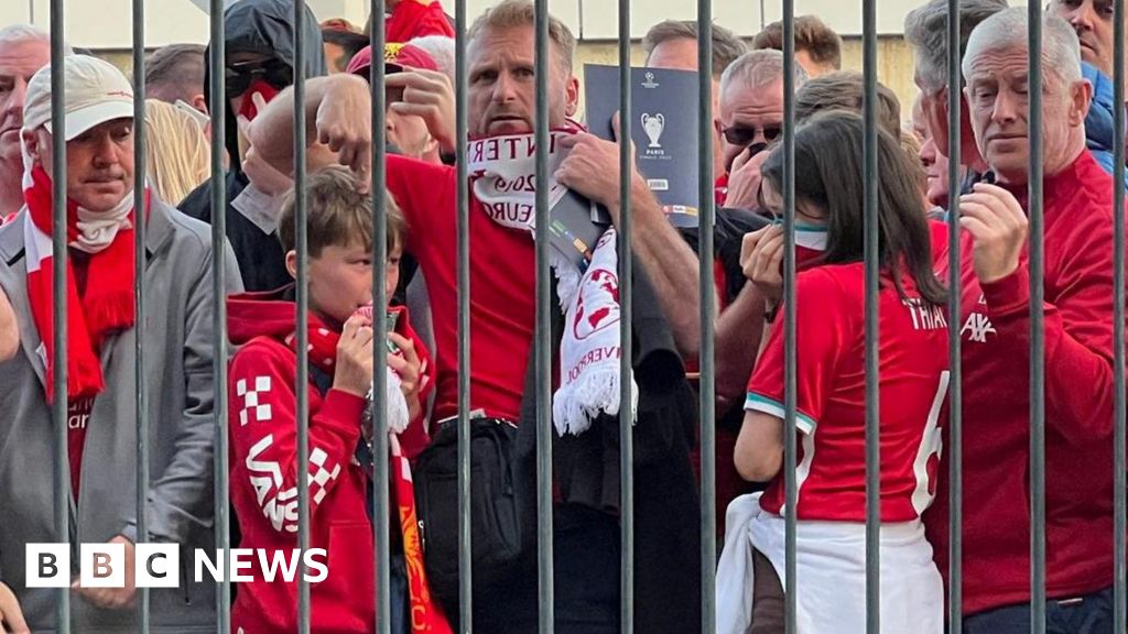 Gérald Darmanin s-excuse auprès des fans de Liverpool pour le chaos du Stade de France
