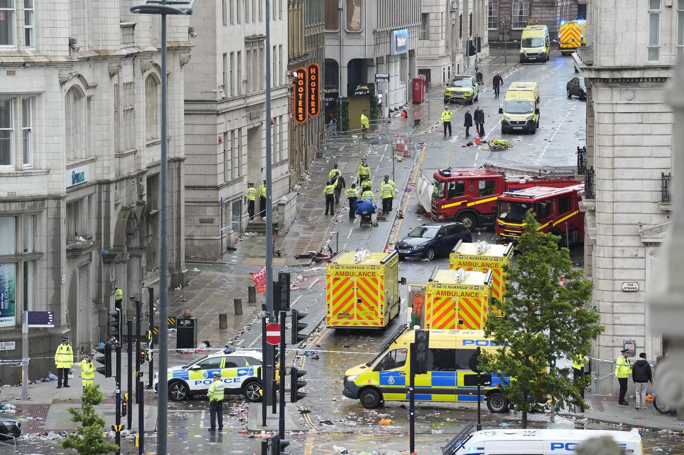 Incident à Liverpool - voiture fonce sur la foule lors de la parade