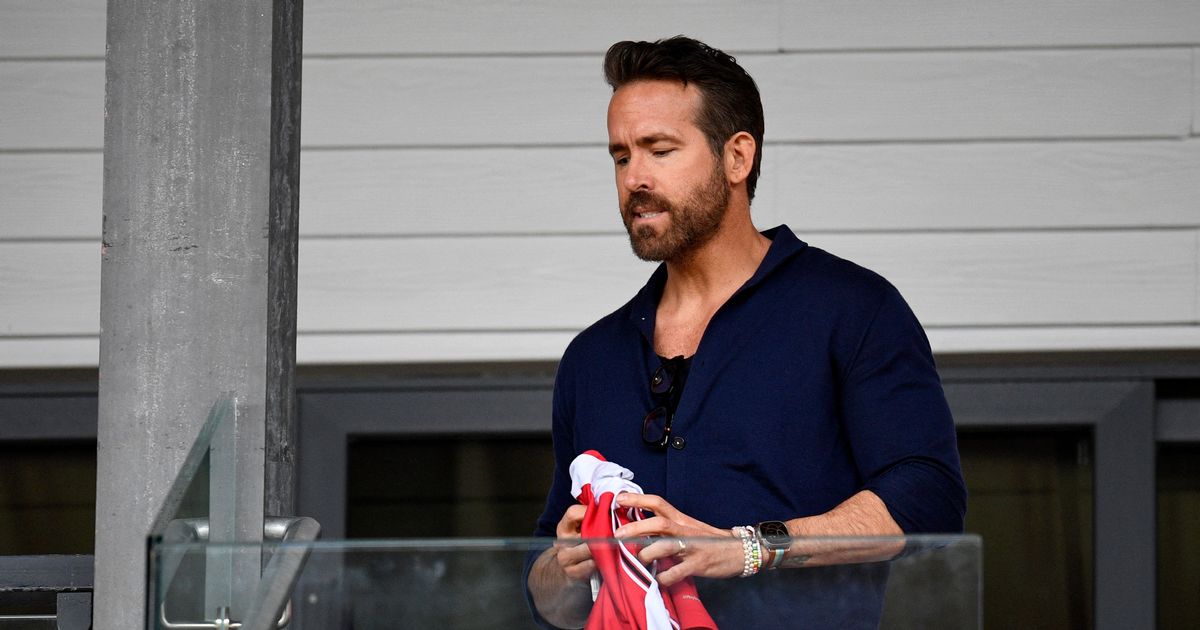 Jeff Stelling critique les décisions controversées de Wrexham