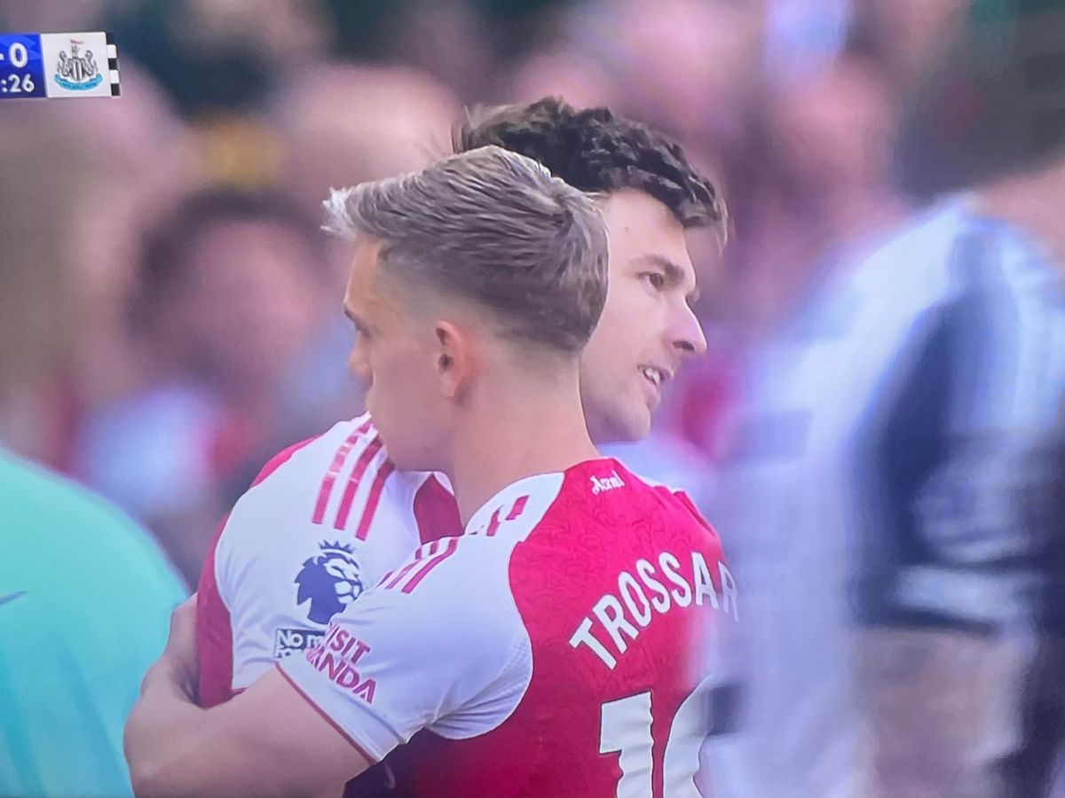 Kieran Tierney reçoit un chaleureux hommage des fans d-Arsenal