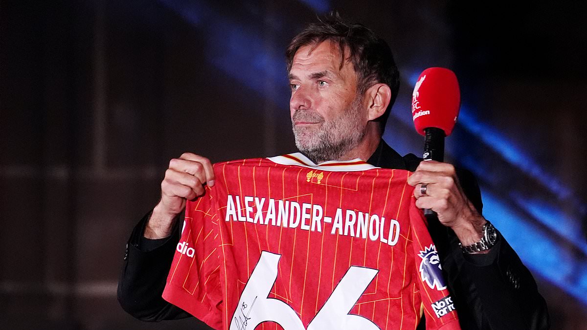 Klopp déçu des sifflets contre Alexander-Arnold à Liverpool