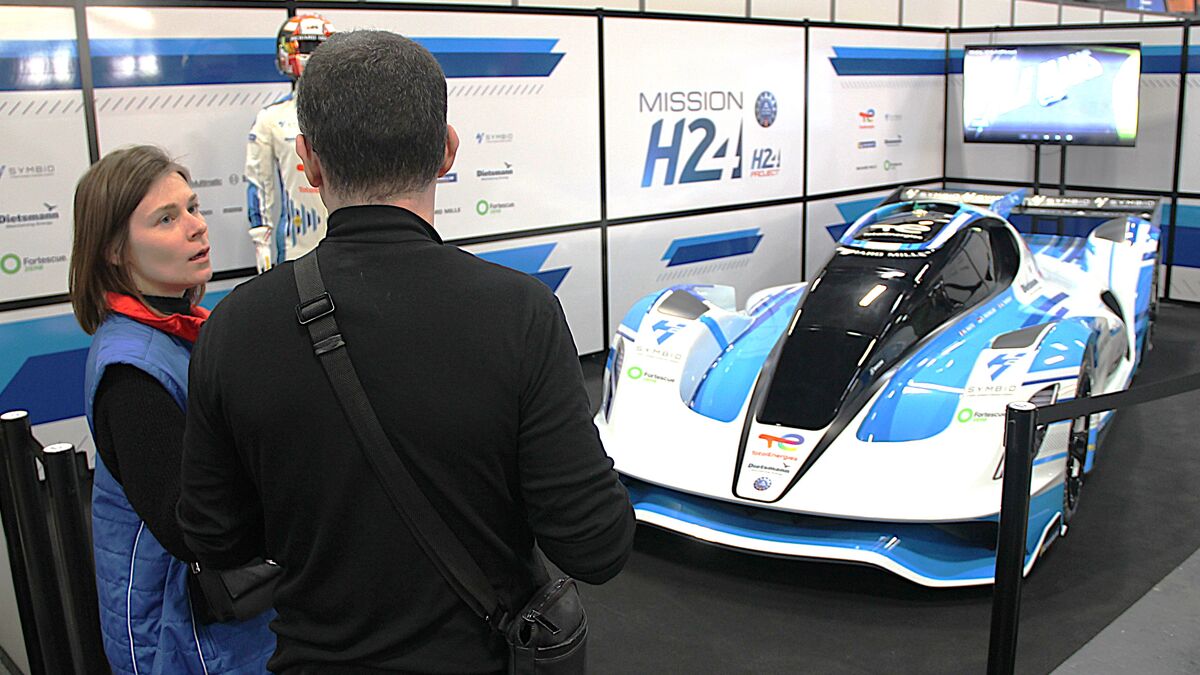 La H24EVO - fusion entre sport automobile et running au Marathon de Paris