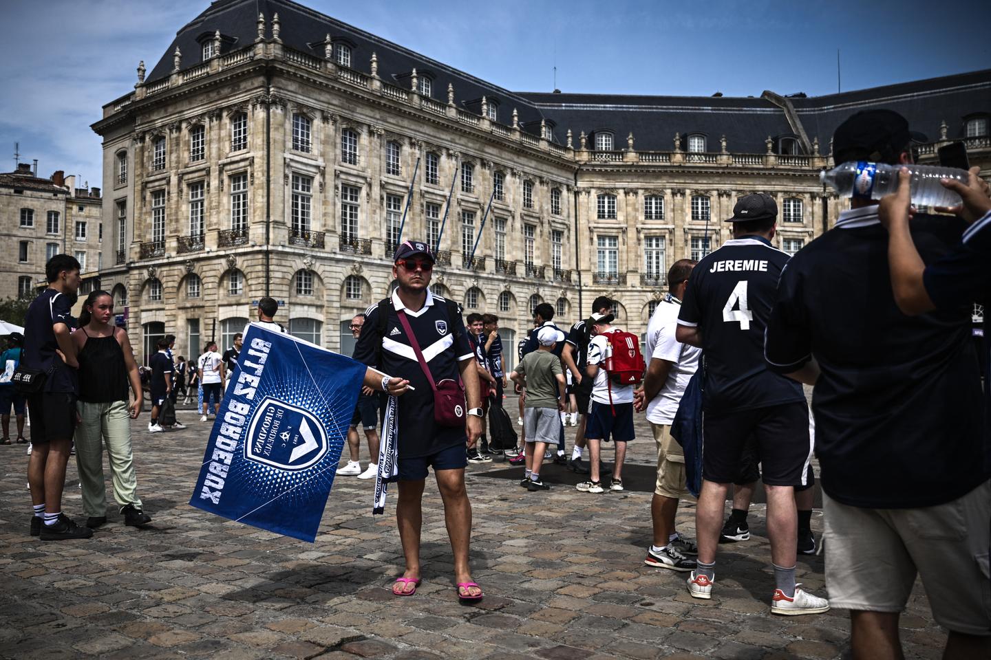Les Girondins de Bordeaux ferment leur dernière boutique face à la dette
