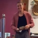 Liverpool célèbre son titre avec Tsimikas et ses coéquipiers en fête