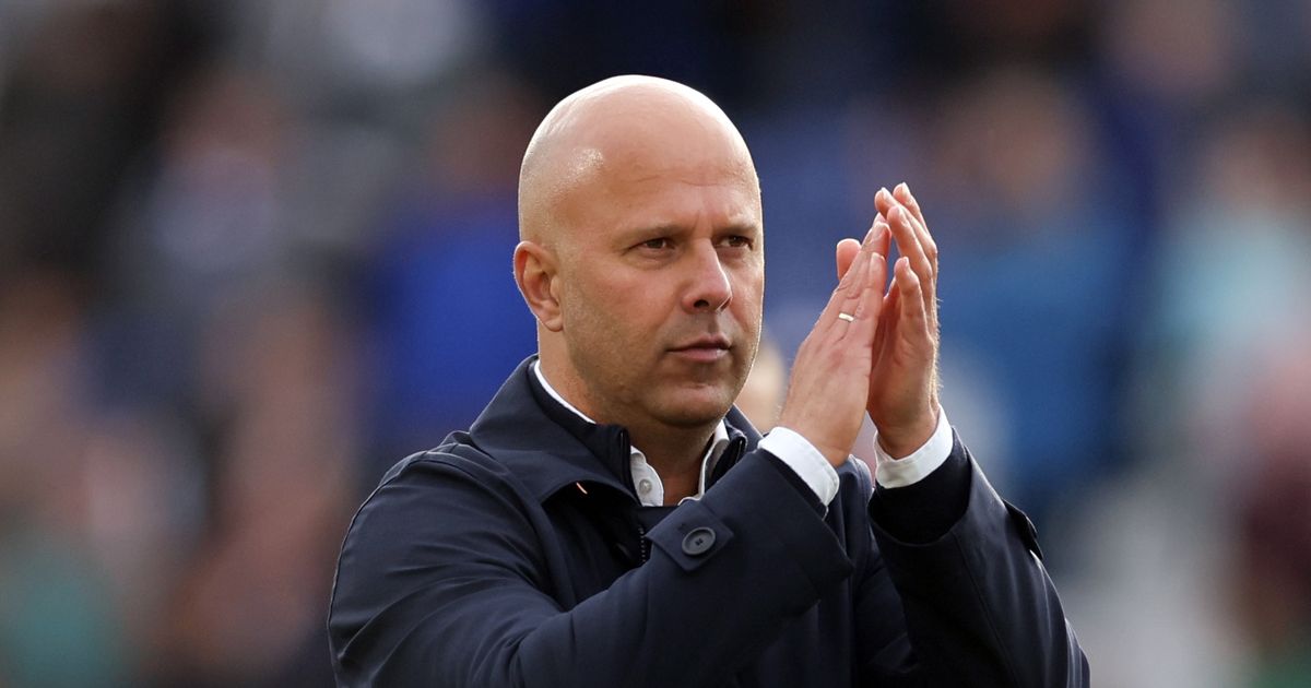 Liverpool cible Milos Kerkez pour renforcer sa défense cet été