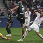 Lyon battu par Lens- l-OL perd du terrain en Ligue 1