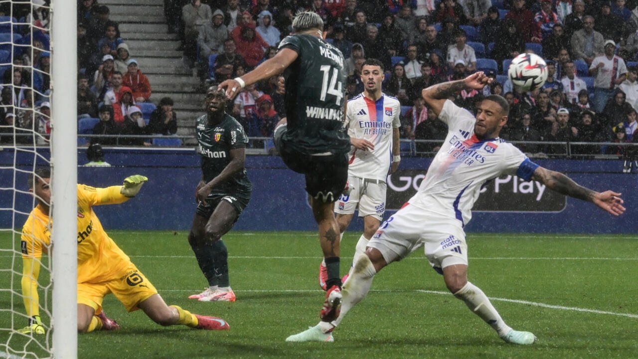 Lyon battu par Lens- l-OL perd du terrain en Ligue 1