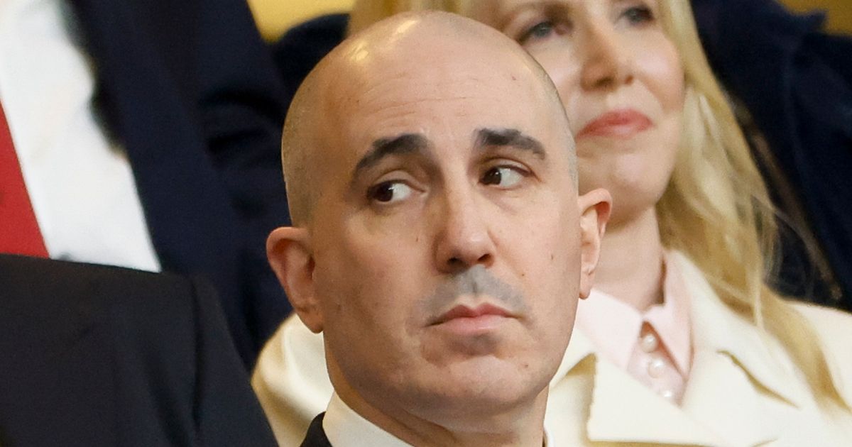 Manchester United - Berrada annonce prudence pour le mercato estival