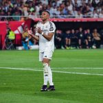 Mbappé découvre le stade de Séville et vise le Soulier d-Or