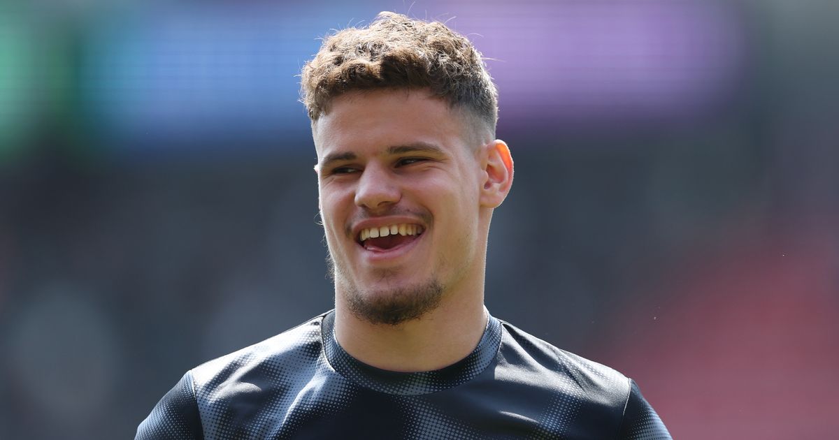 Milos Kerkez proche de Liverpool - le numéro de maillot rêvé ?